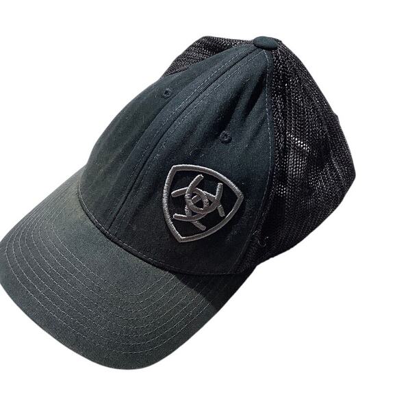 Ariat FlexFit 110 Black Mesh Trucker Hat — Western, Casual, Adjustable - Picture 1 of 6